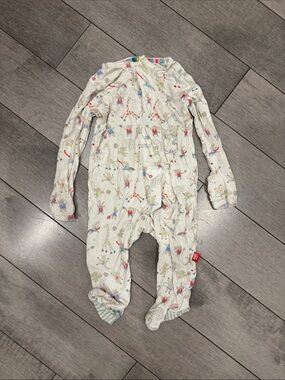 Magnetic Me footies